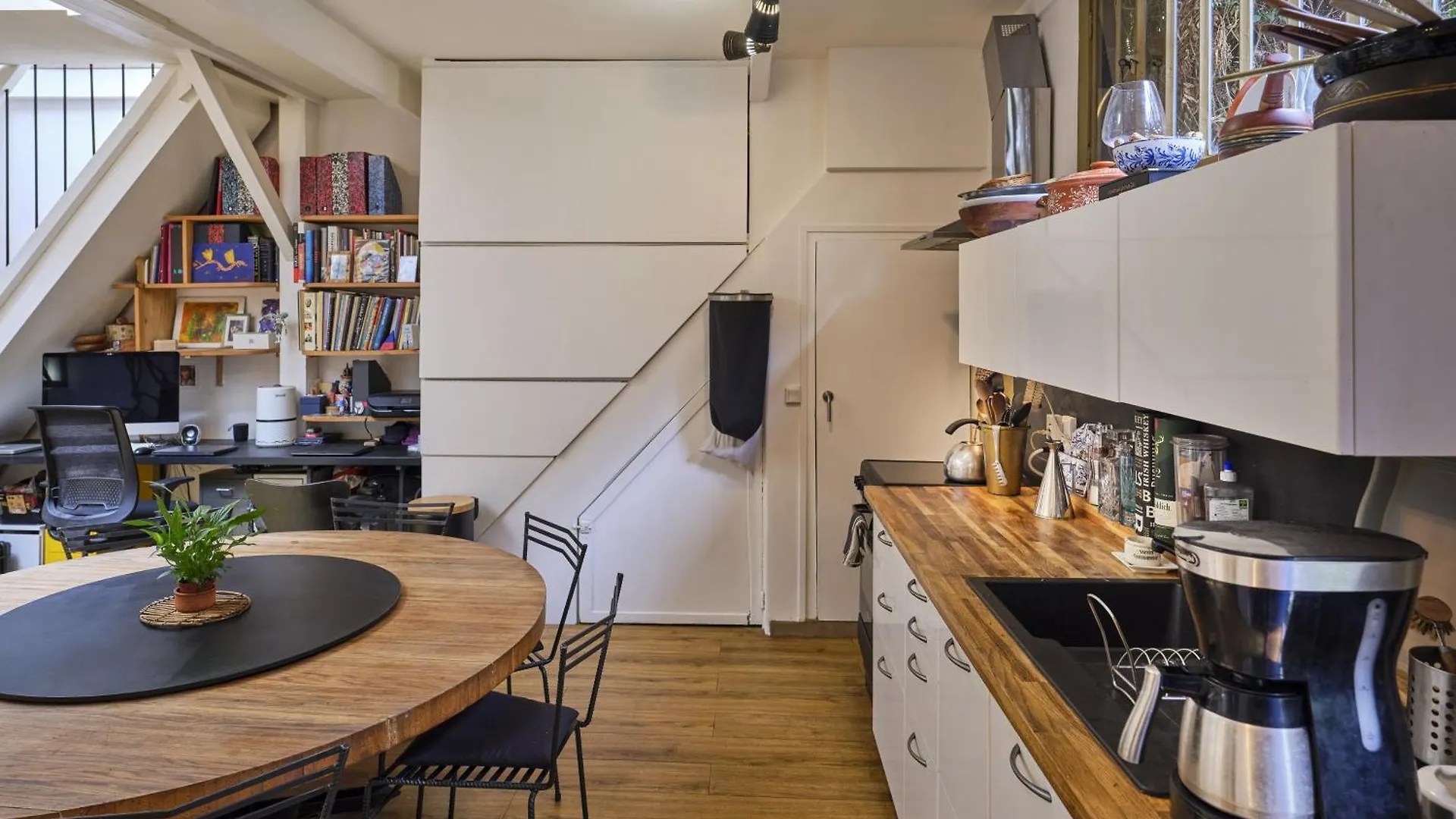 Atelier D'Artiste En Plein Paris Apartment